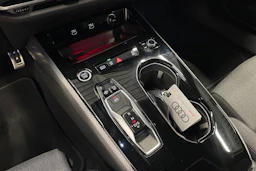 sininen Audi A5 2026 kuva 14.