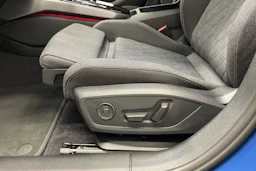 sininen Audi A5 2026 kuva 18.