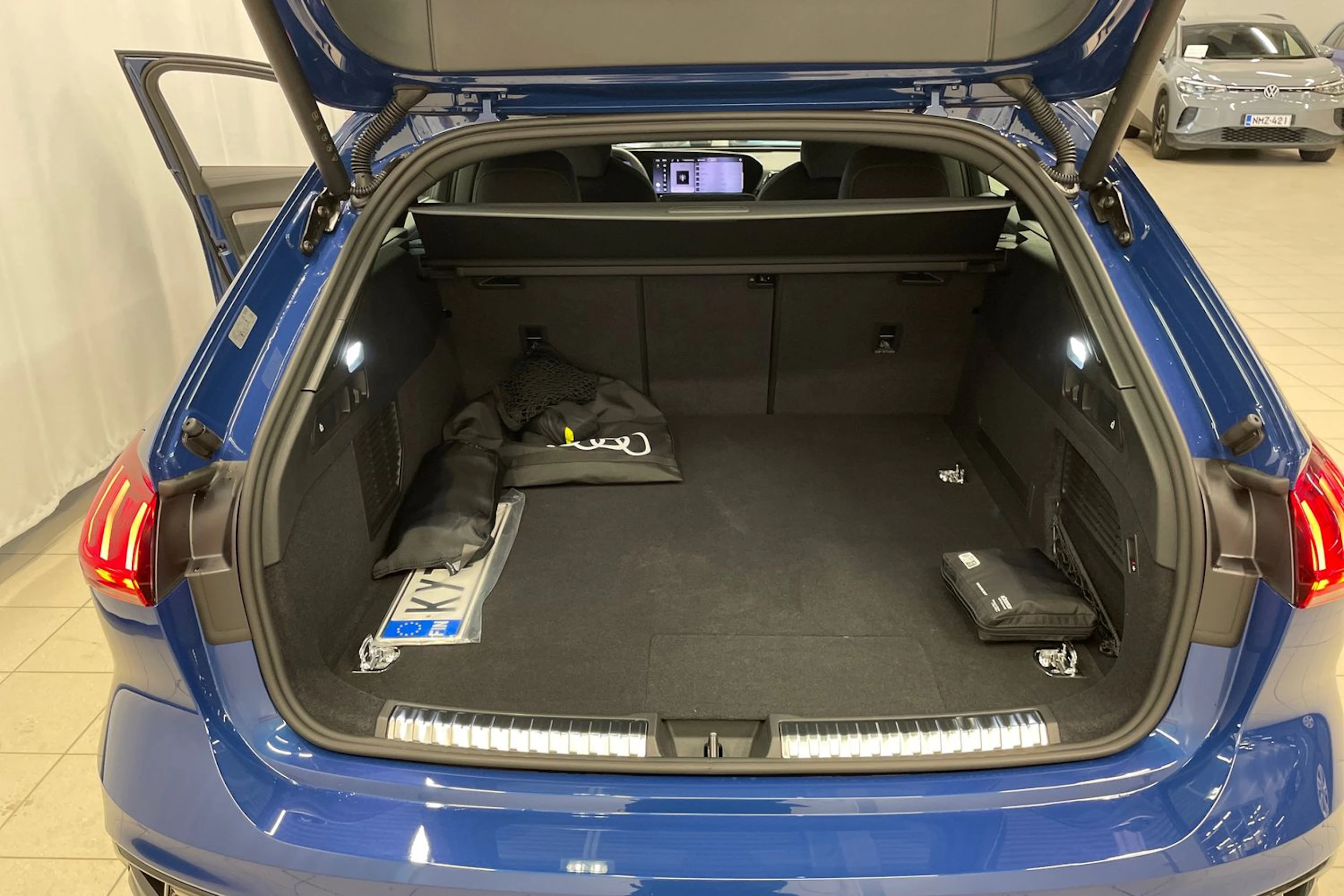sininen Audi A5 2026 kuva 19.