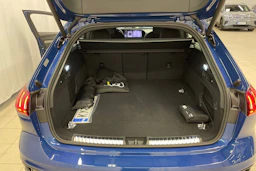sininen Audi A5 2026 kuva 19.