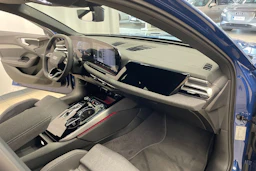 sininen Audi A5 2026 kuva 23.