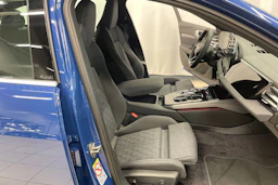 sininen Audi A5 2026 kuva 24.