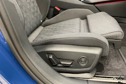 sininen Audi A5 2026 kuva 25.