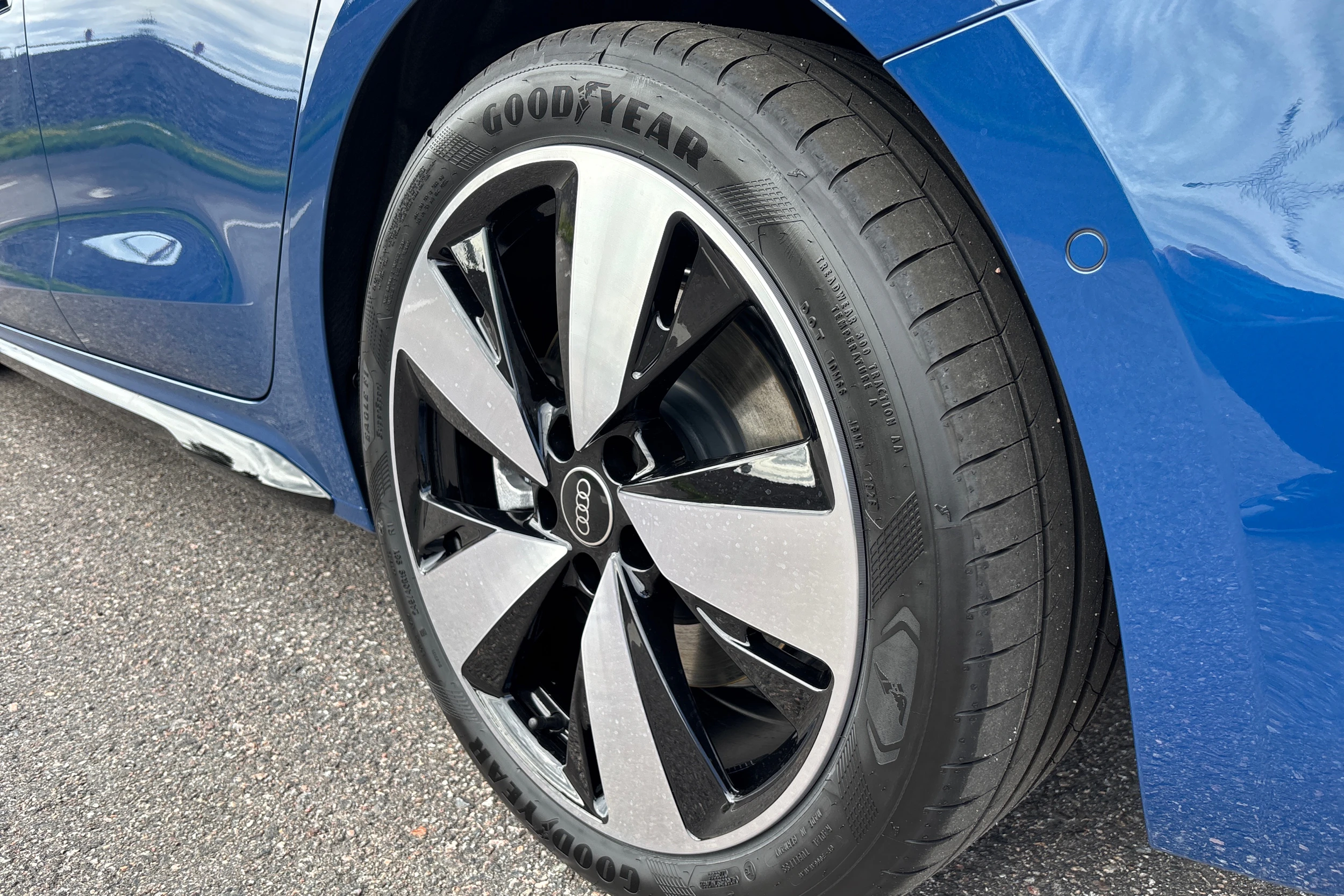 sininen Audi A5 2026 kuva 10.