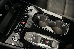 mythos musta Audi A5 2026 kuva 18.