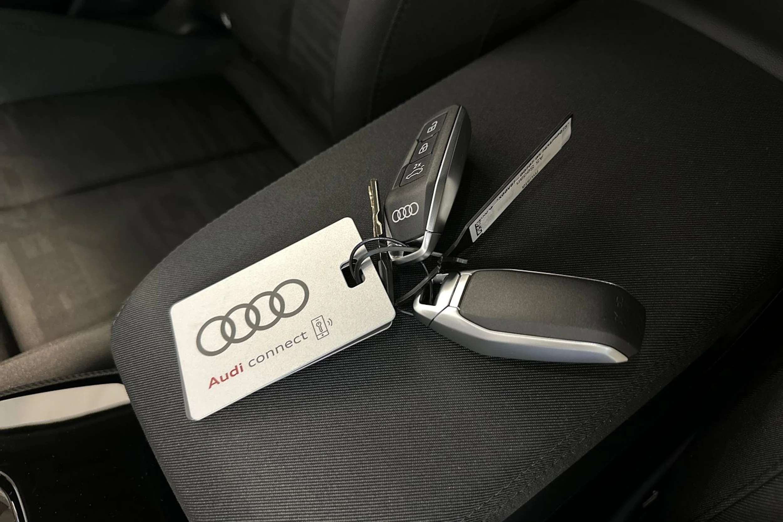 mythos musta Audi A5 2026 kuva 24.