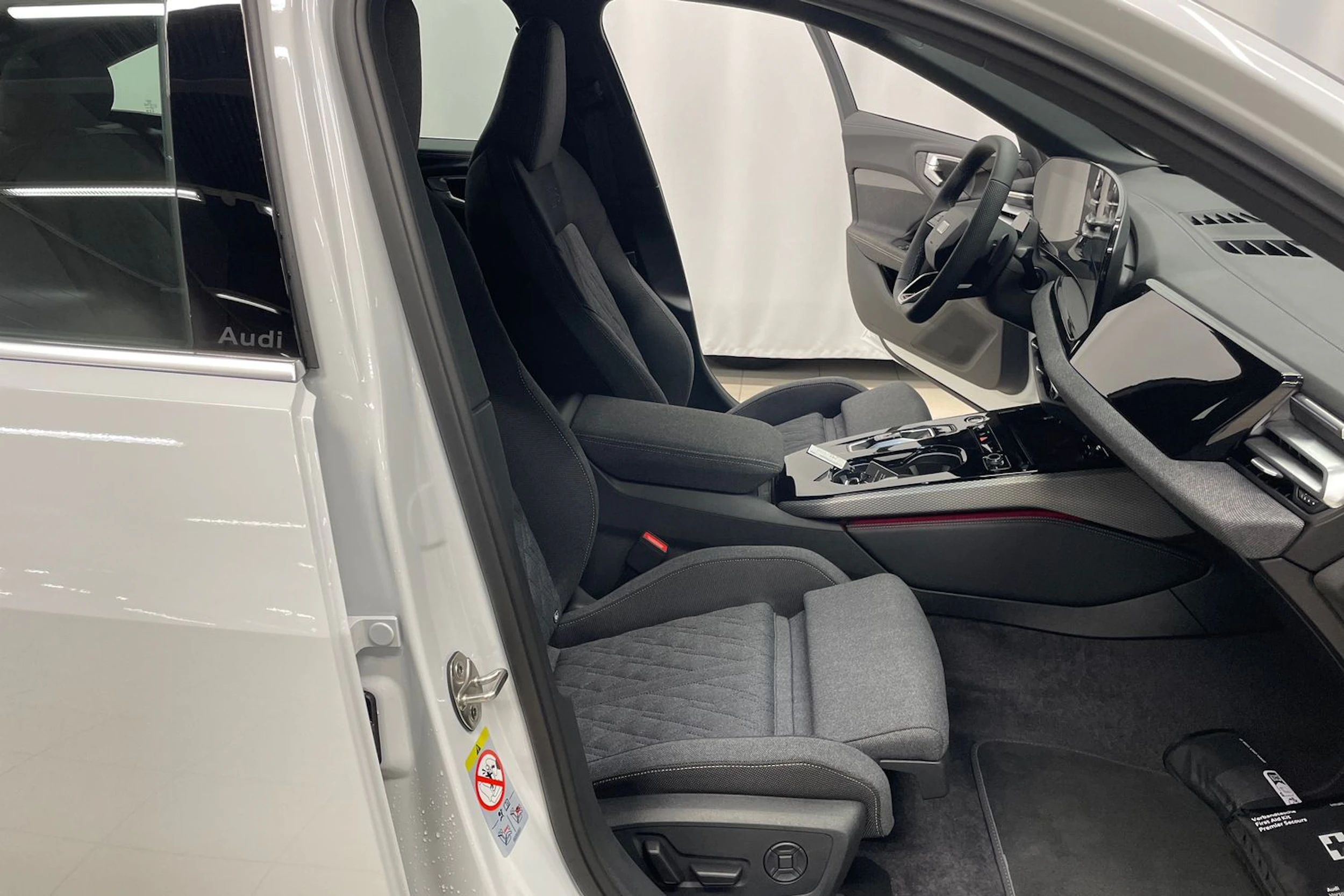 met. valkoinen Audi A5 2026 kuva 23.
