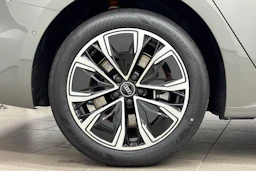 met. harmaa Audi A5 2026 kuva 10.