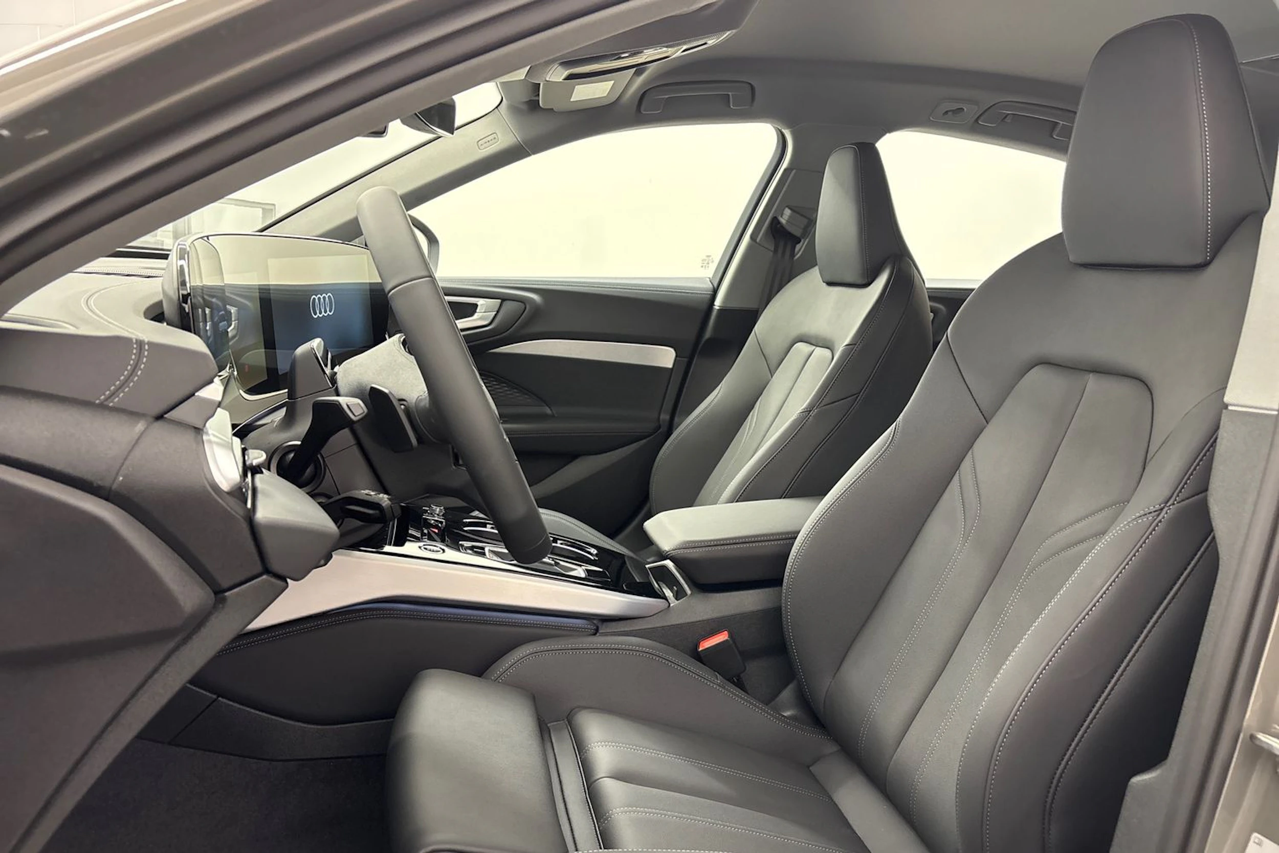 met. harmaa Audi A5 2026 kuva 11.