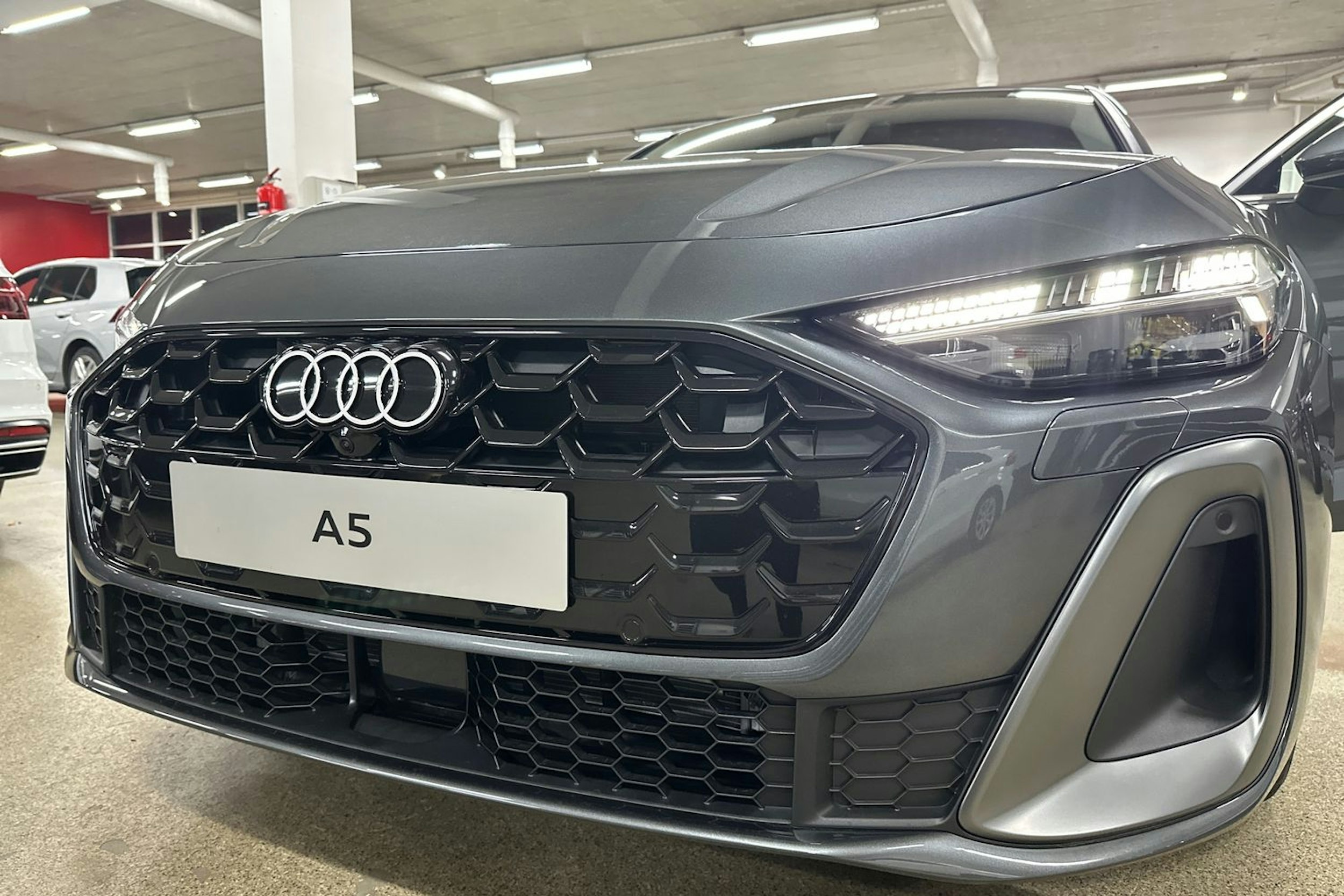 met. harmaa Audi A5 2026 kuva 40.