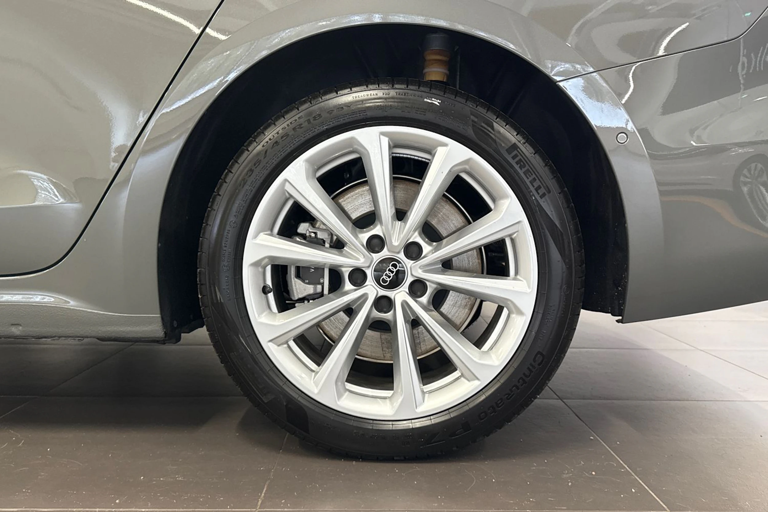 met. harmaa Audi A5 2026 kuva 10.