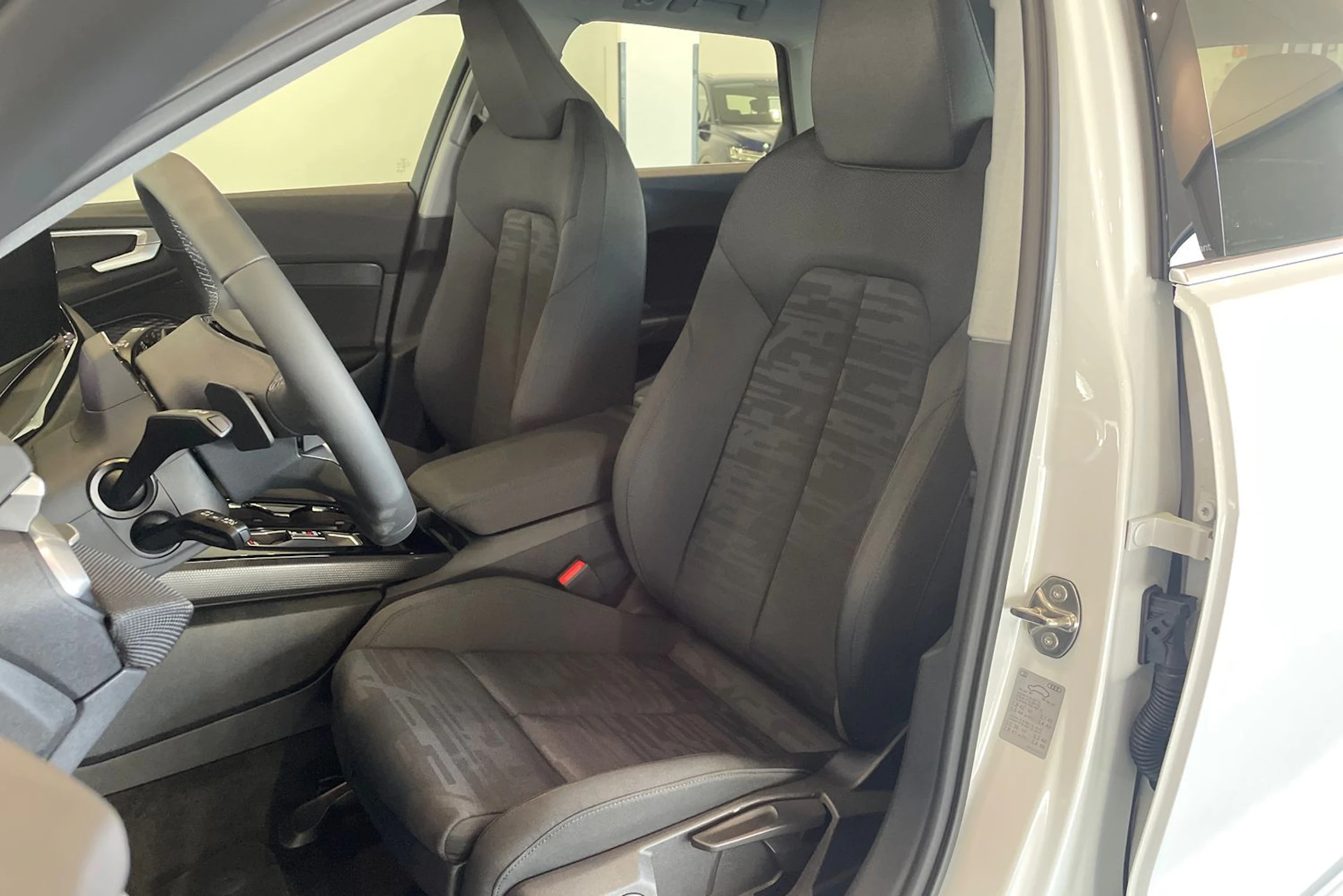 valkoinen Audi A5 2026 kuva 28.