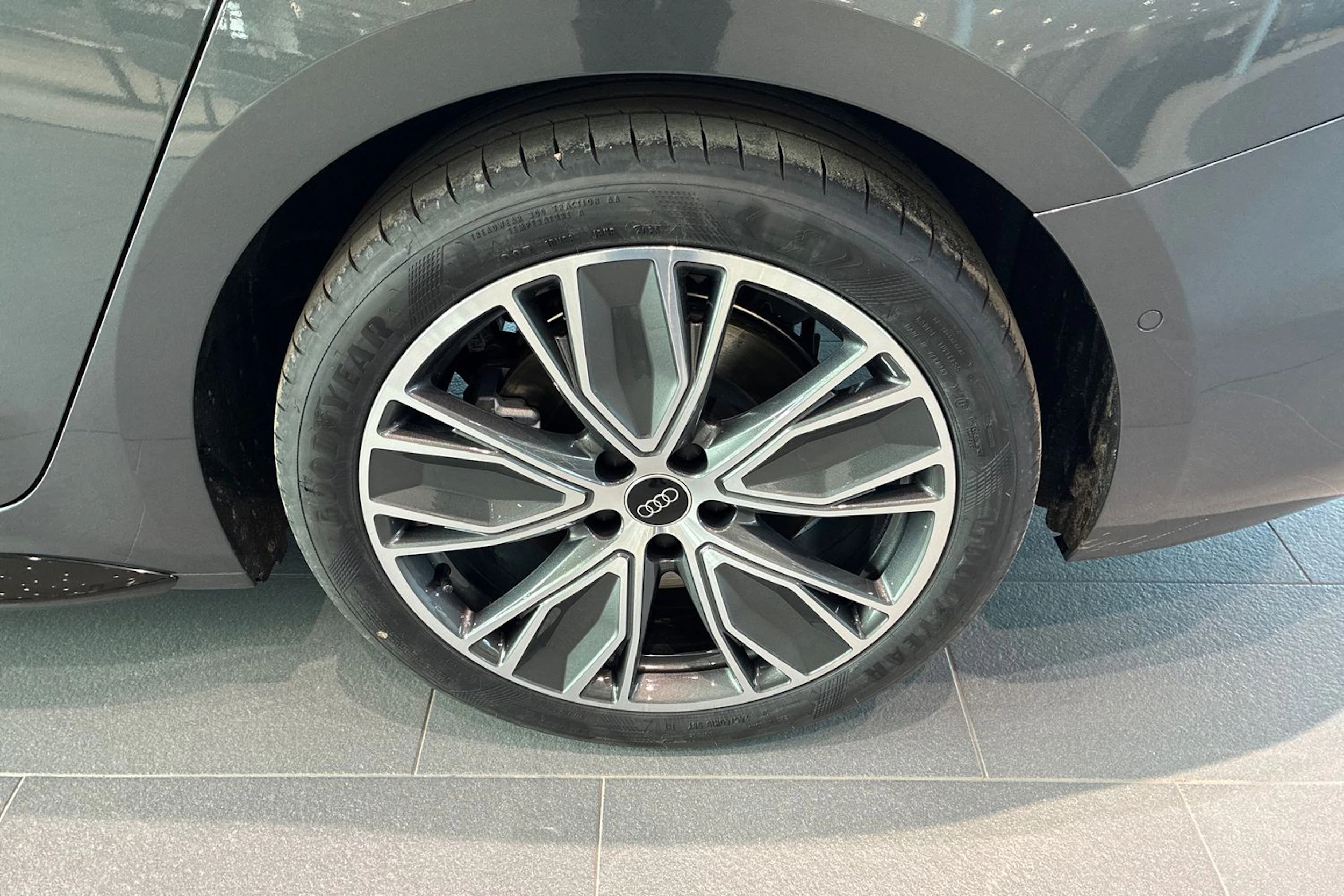 harmaa Audi A5 2026 kuva 10.