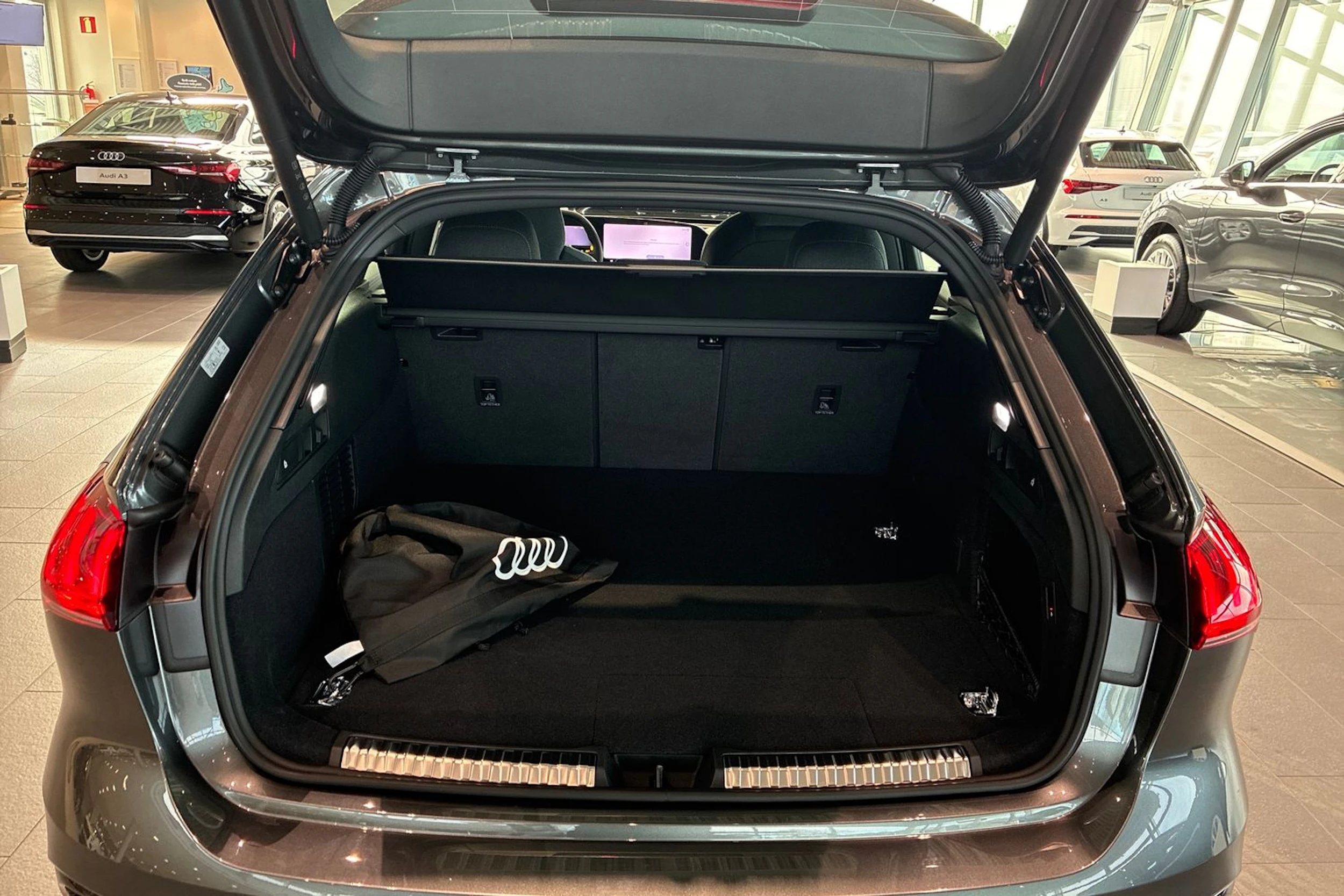 harmaa Audi A5 2026 kuva 12.