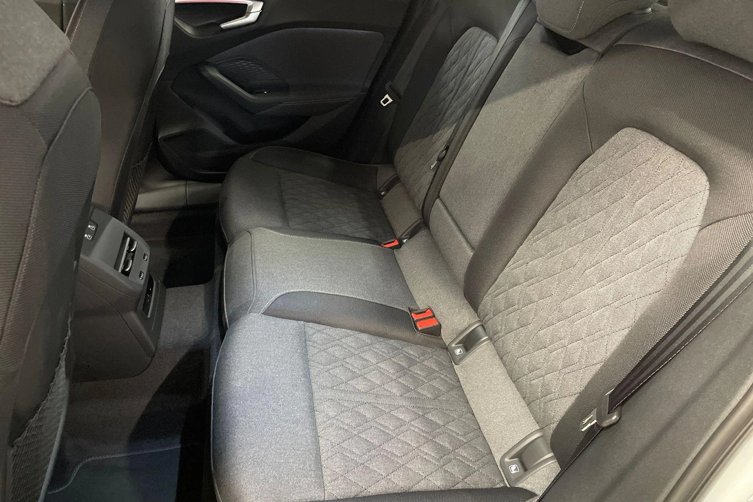 valkoinen Audi A5 2026 kuva 8.