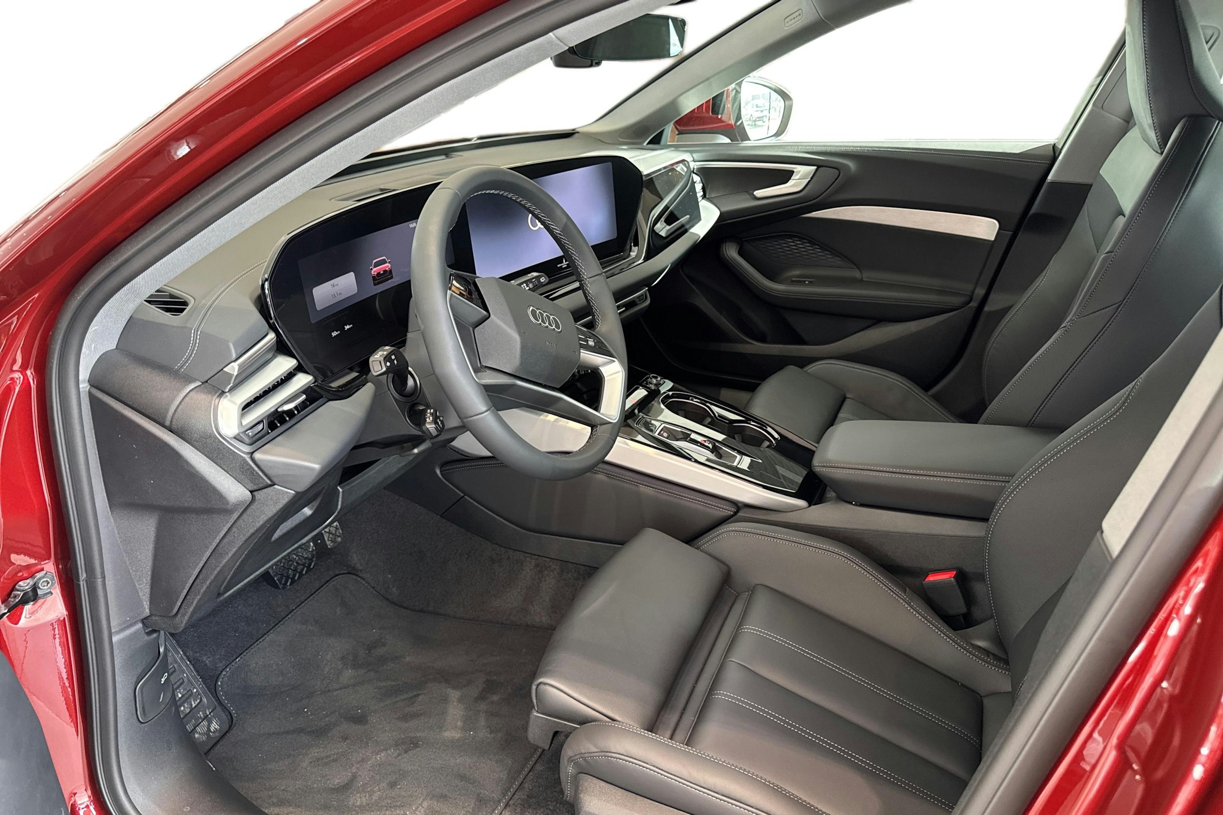 punainen Audi A5 2026 kuva 6.