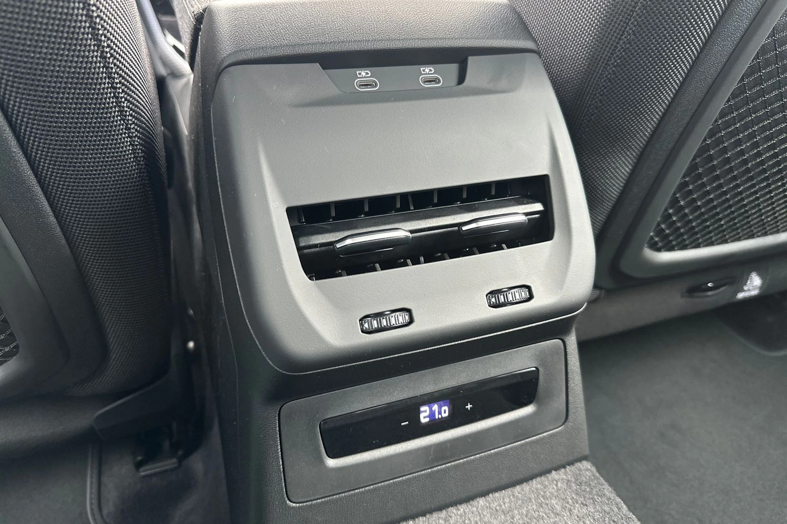musta Audi A5 2026 kuva 11.