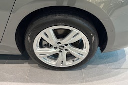 met. harmaa Audi A5 2026 kuva 10.