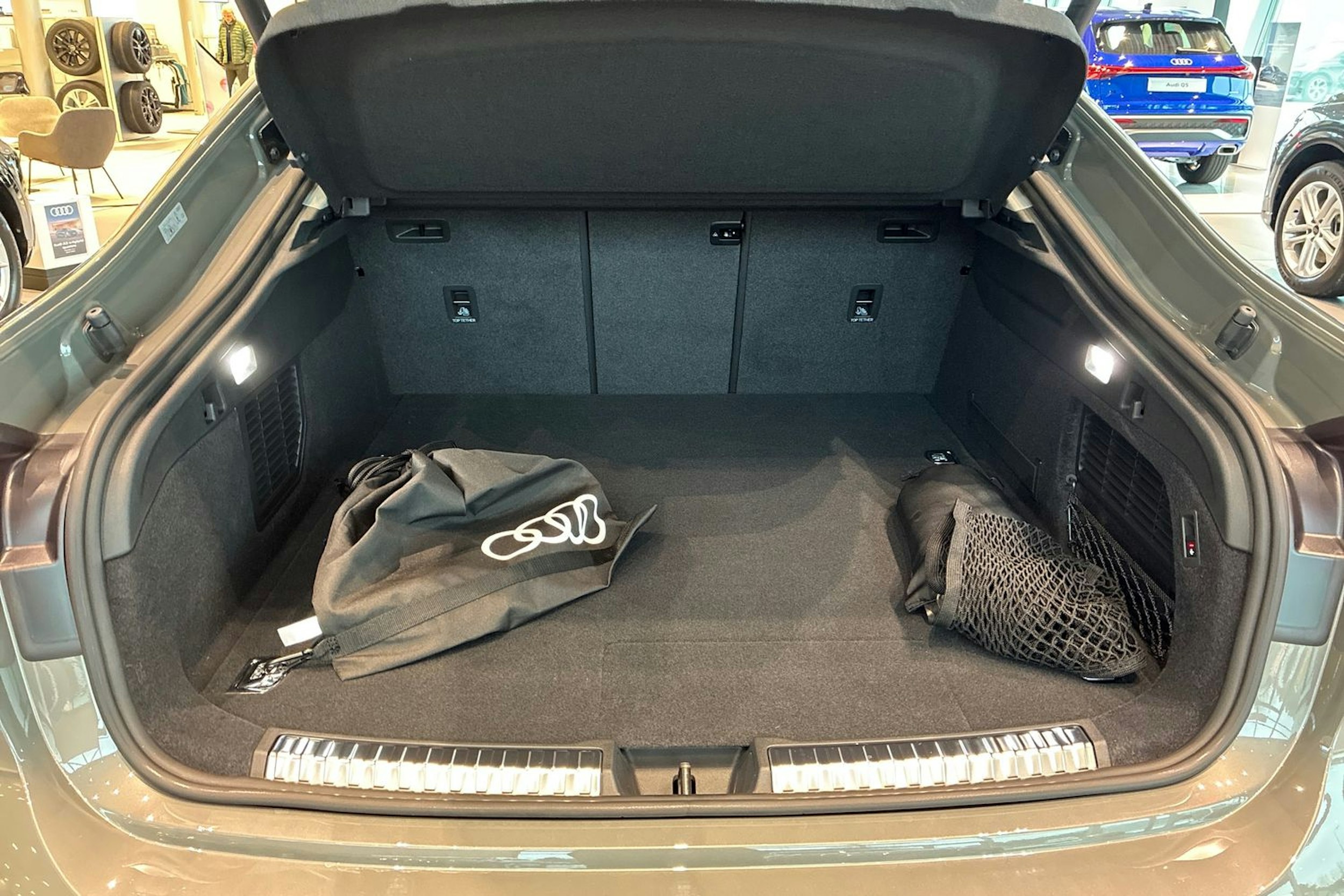 met. harmaa Audi A5 2026 kuva 12.