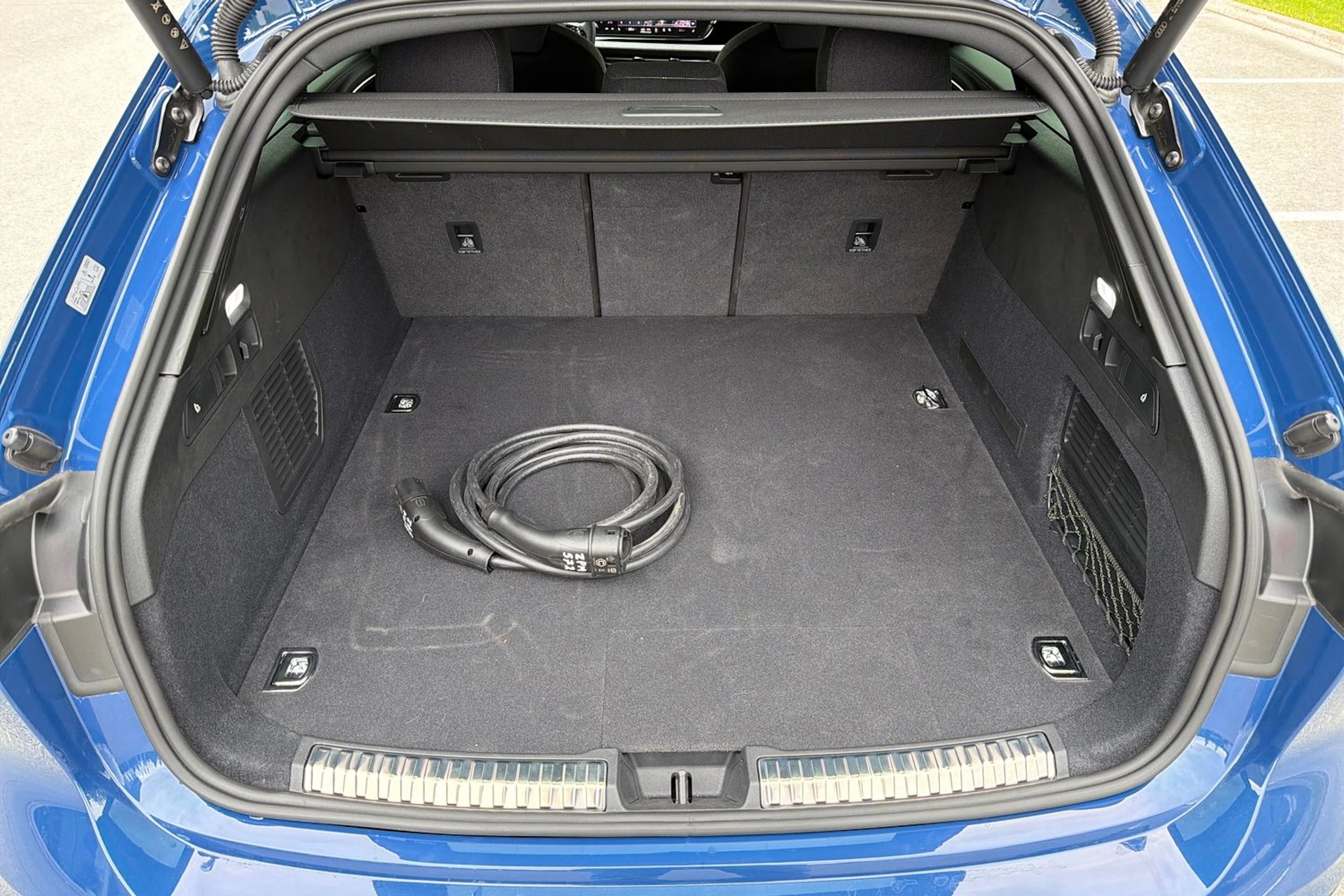 sininen Audi A5 2026 kuva 12.