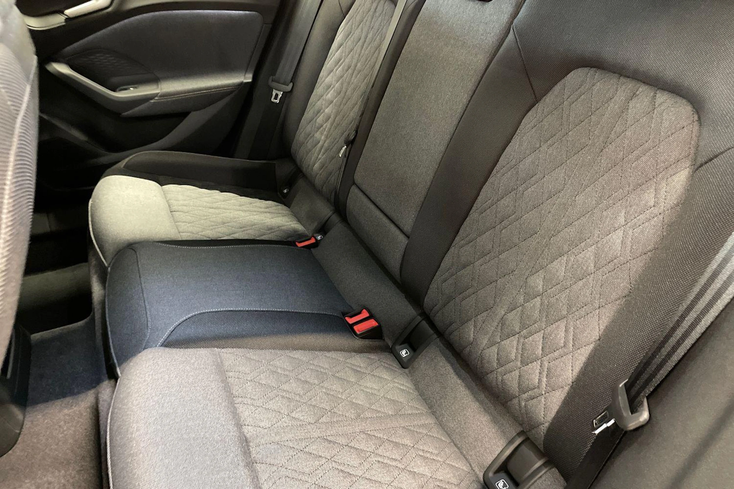 musta Audi A5 2026 kuva 8.