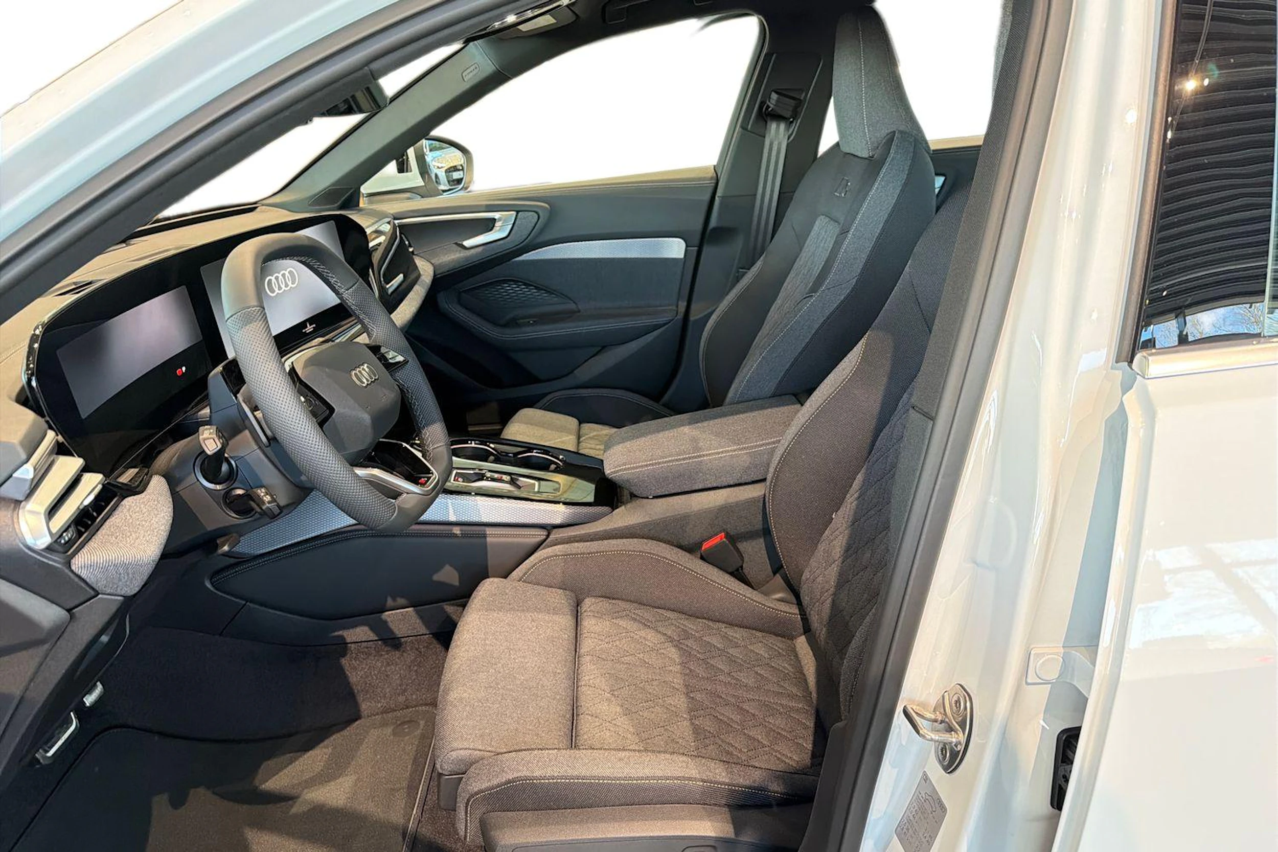 valkoinen Audi A5 2026 kuva 6.