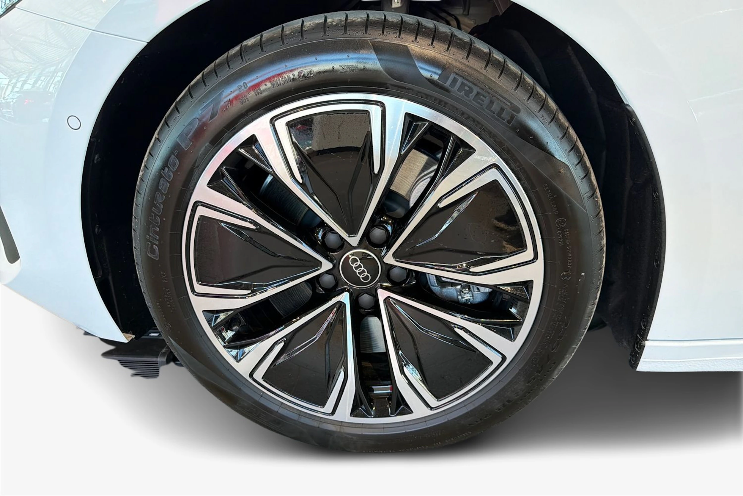 valkoinen Audi A5 2026 kuva 9.