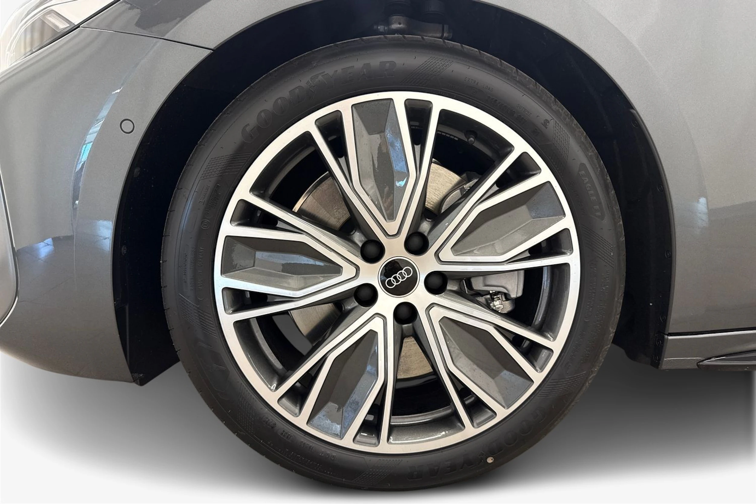 met. harmaa Audi A5 2026 kuva 9.