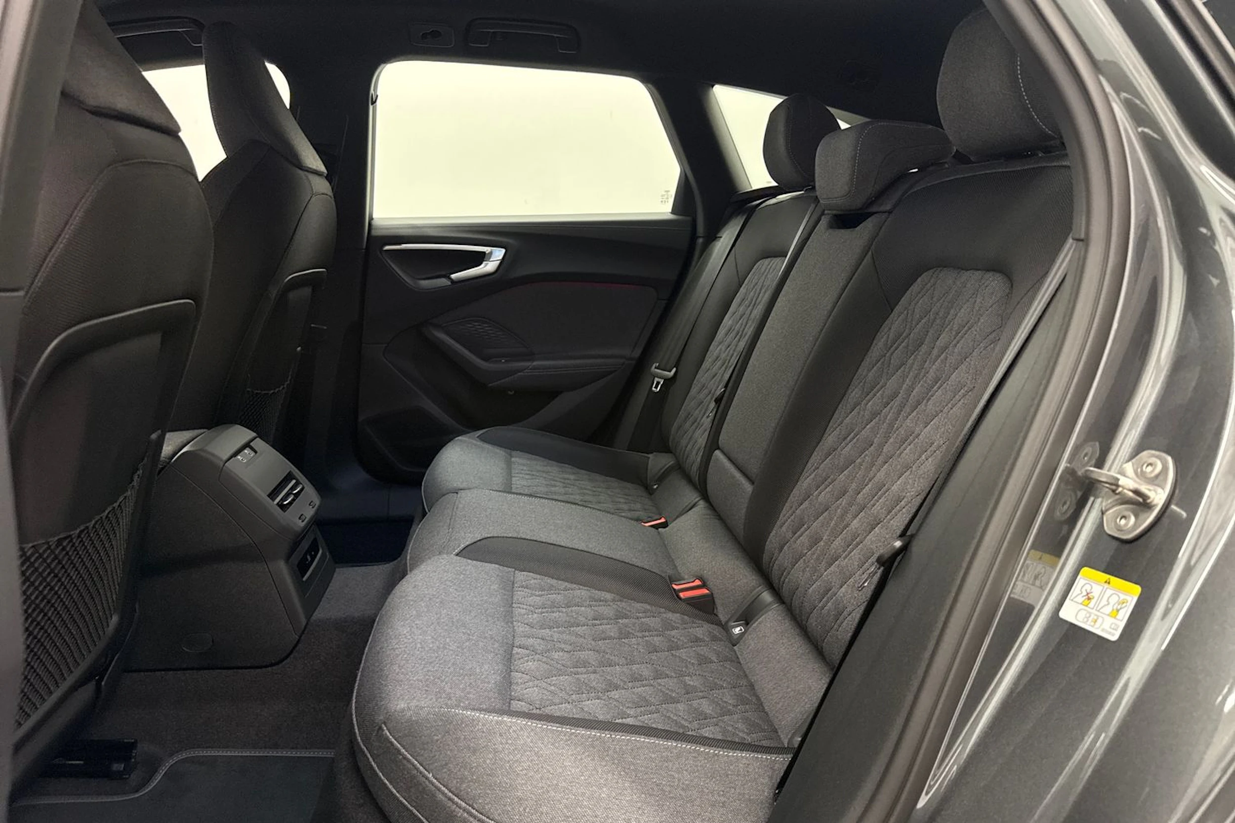 met. harmaa Audi A5 2026 kuva 15.