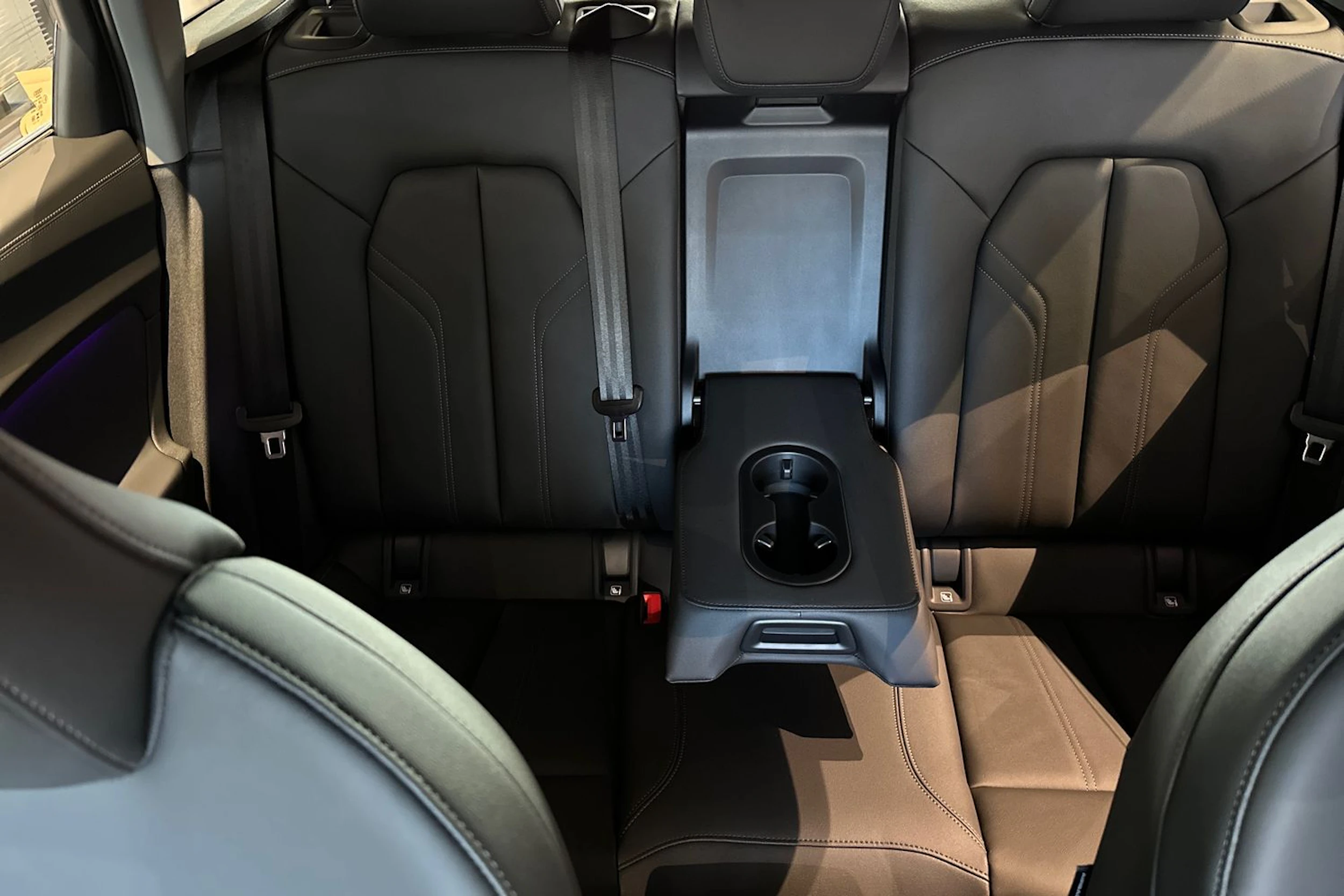 met. harmaa Audi A5 2026 kuva 11.