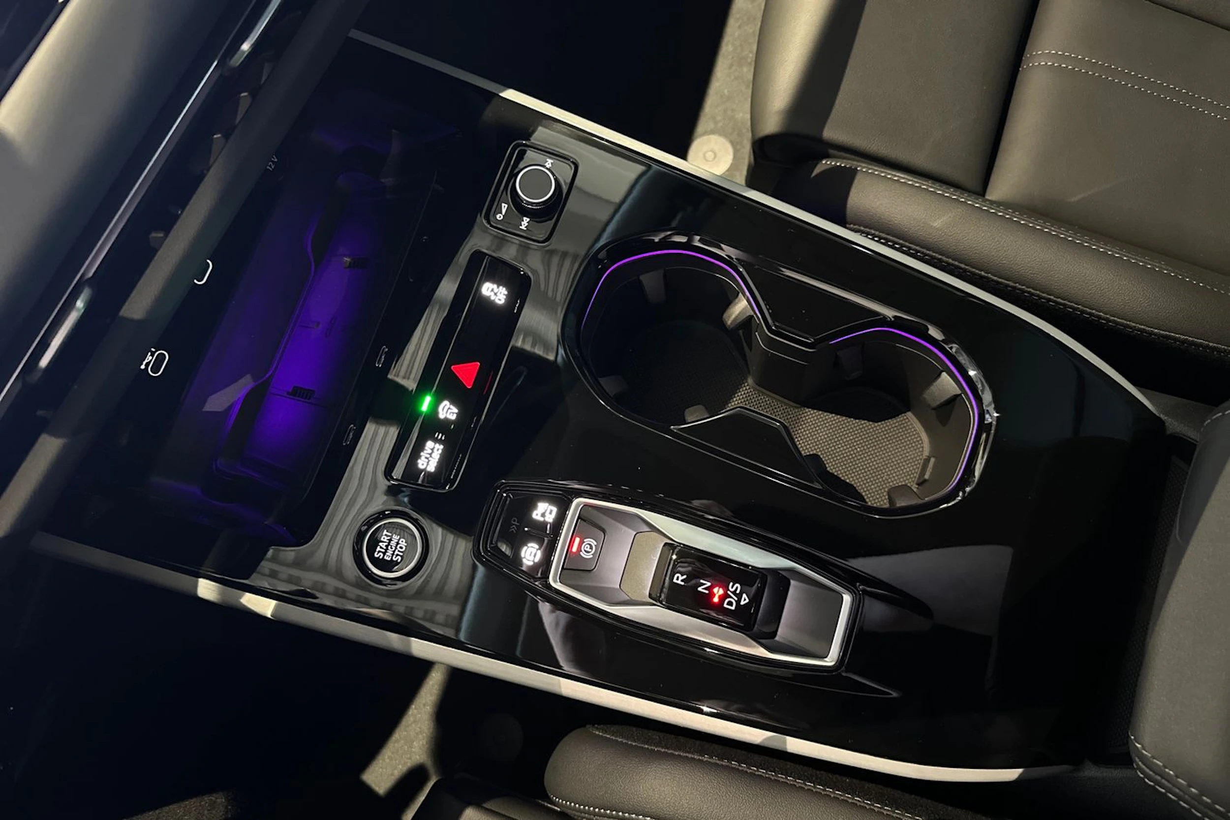 met. harmaa Audi A5 2026 kuva 19.