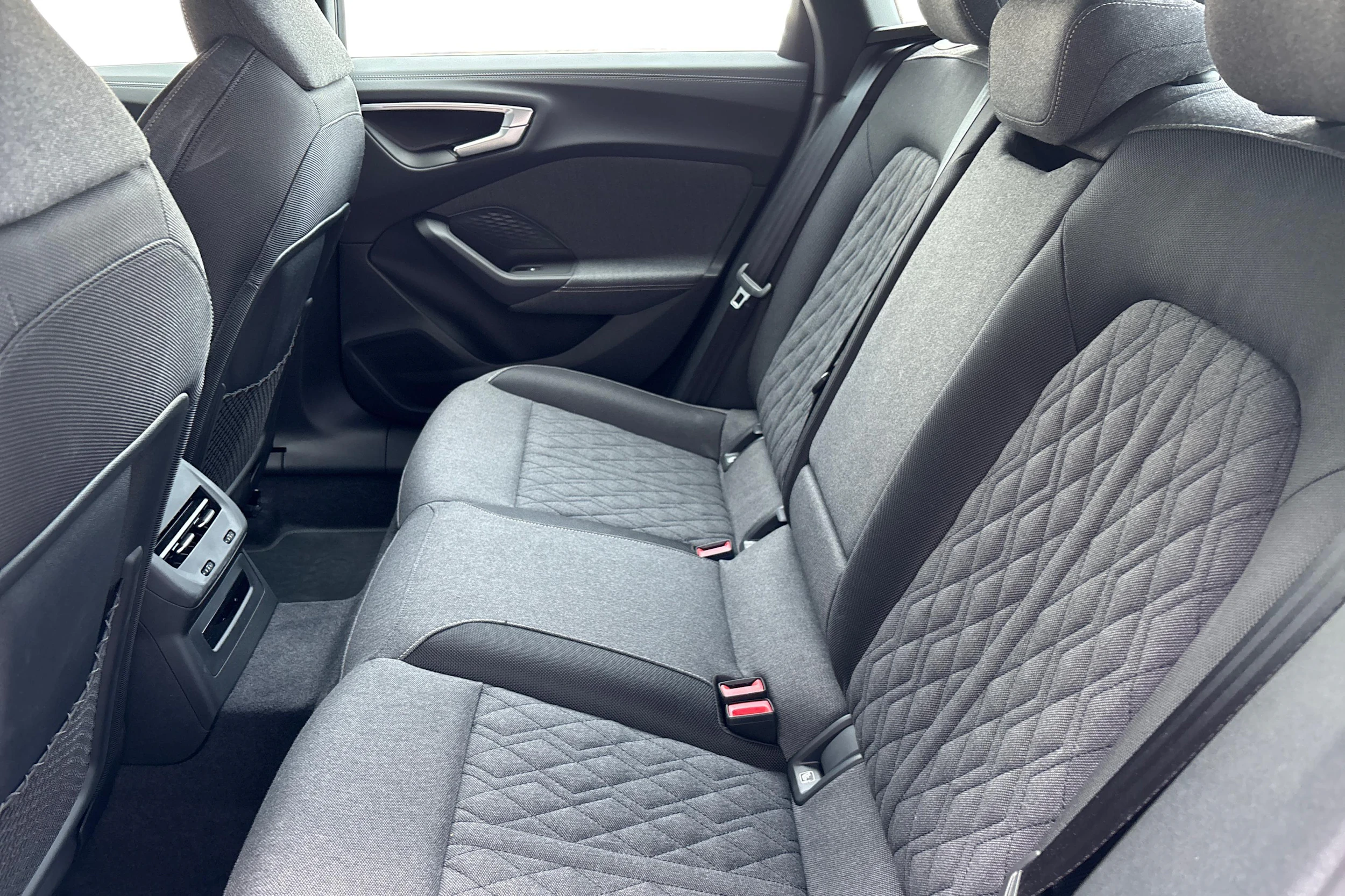 musta Audi A5 2026 kuva 8.