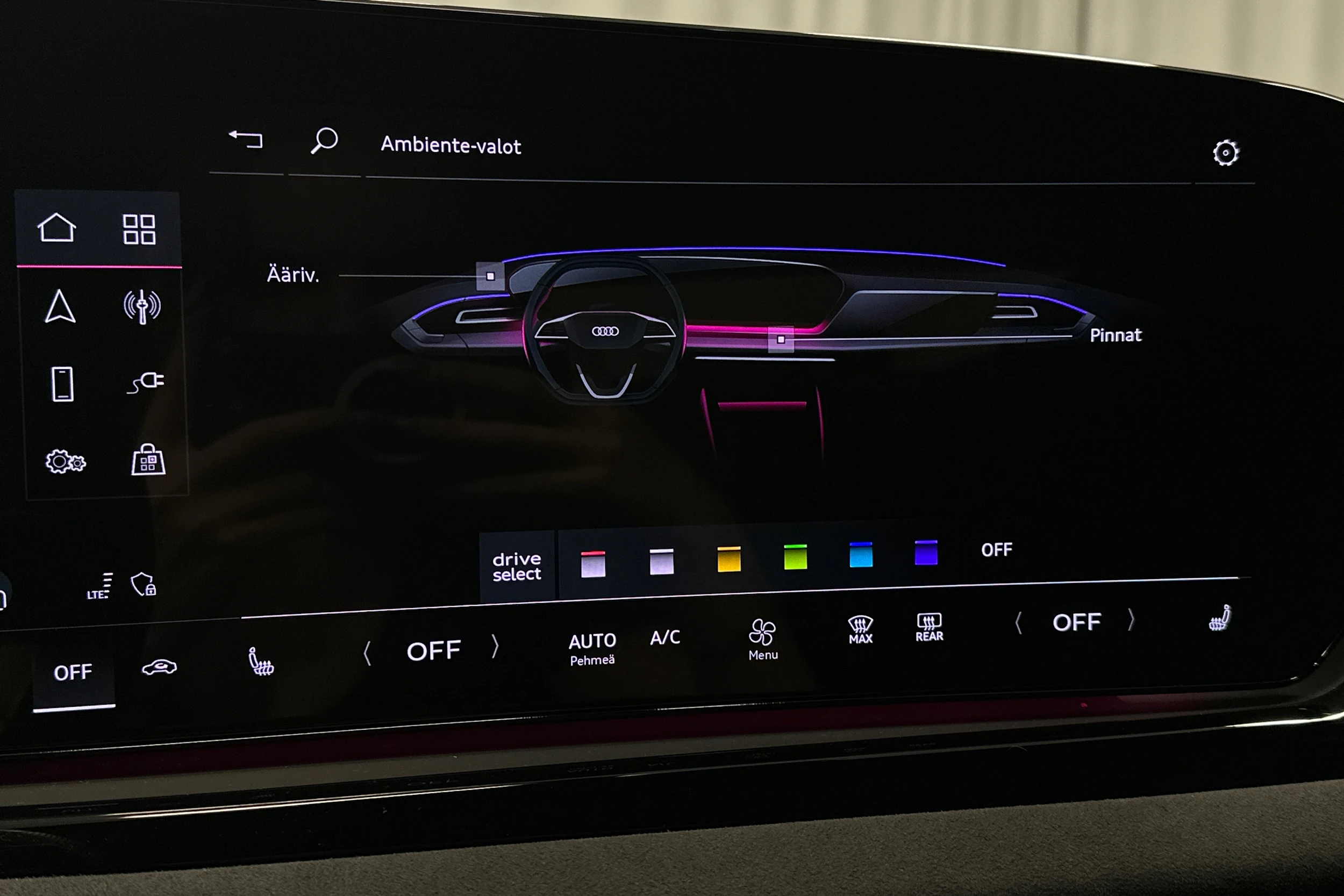 valkoinen Audi A5 Avant 2025 kuva 28.