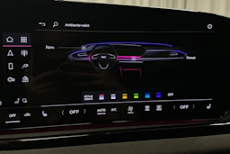 valkoinen Audi A5 Avant 2025 kuva 28.