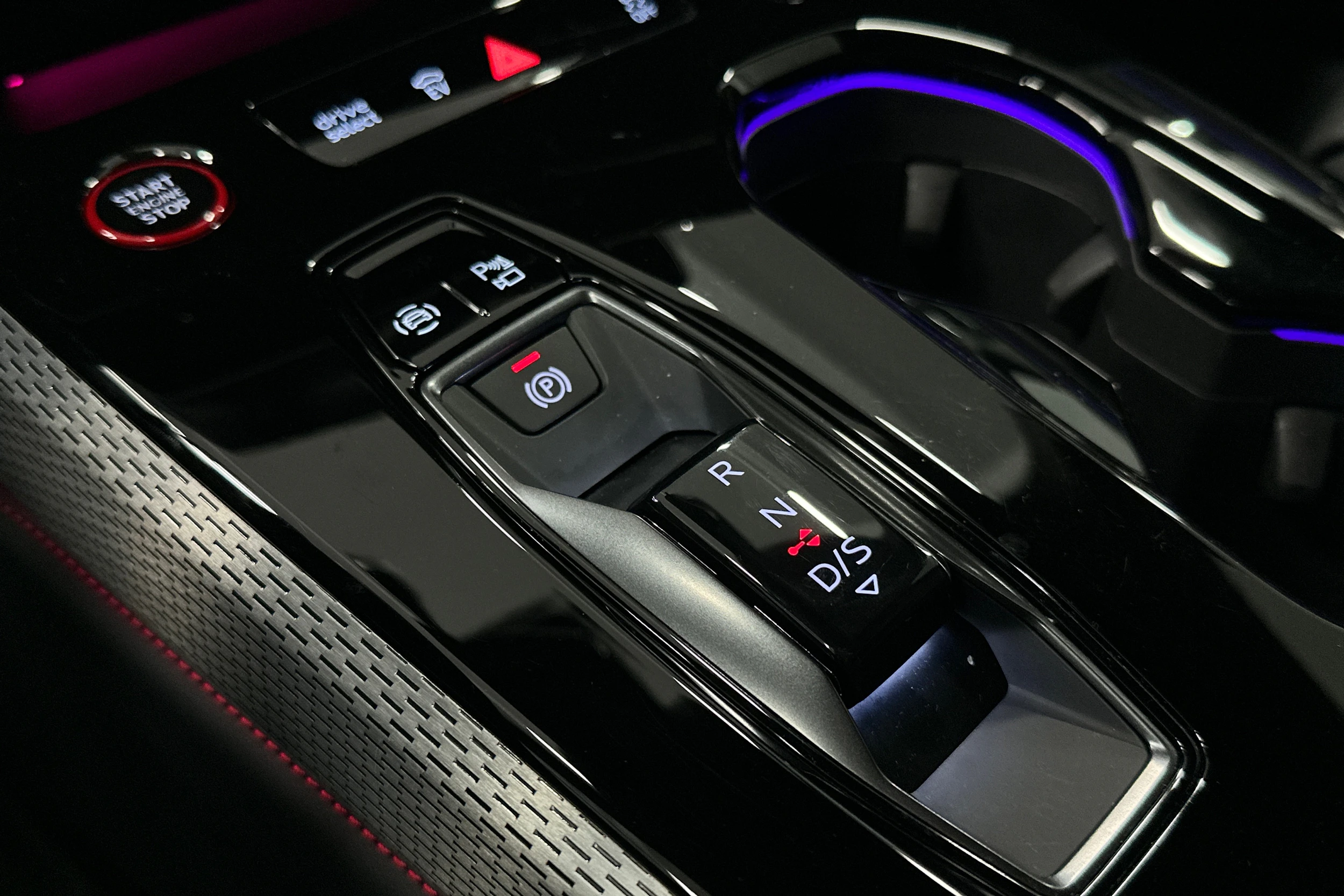 valkoinen Audi A5 Avant 2025 kuva 34.