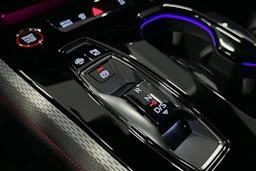 valkoinen Audi A5 Avant 2025 kuva 34.