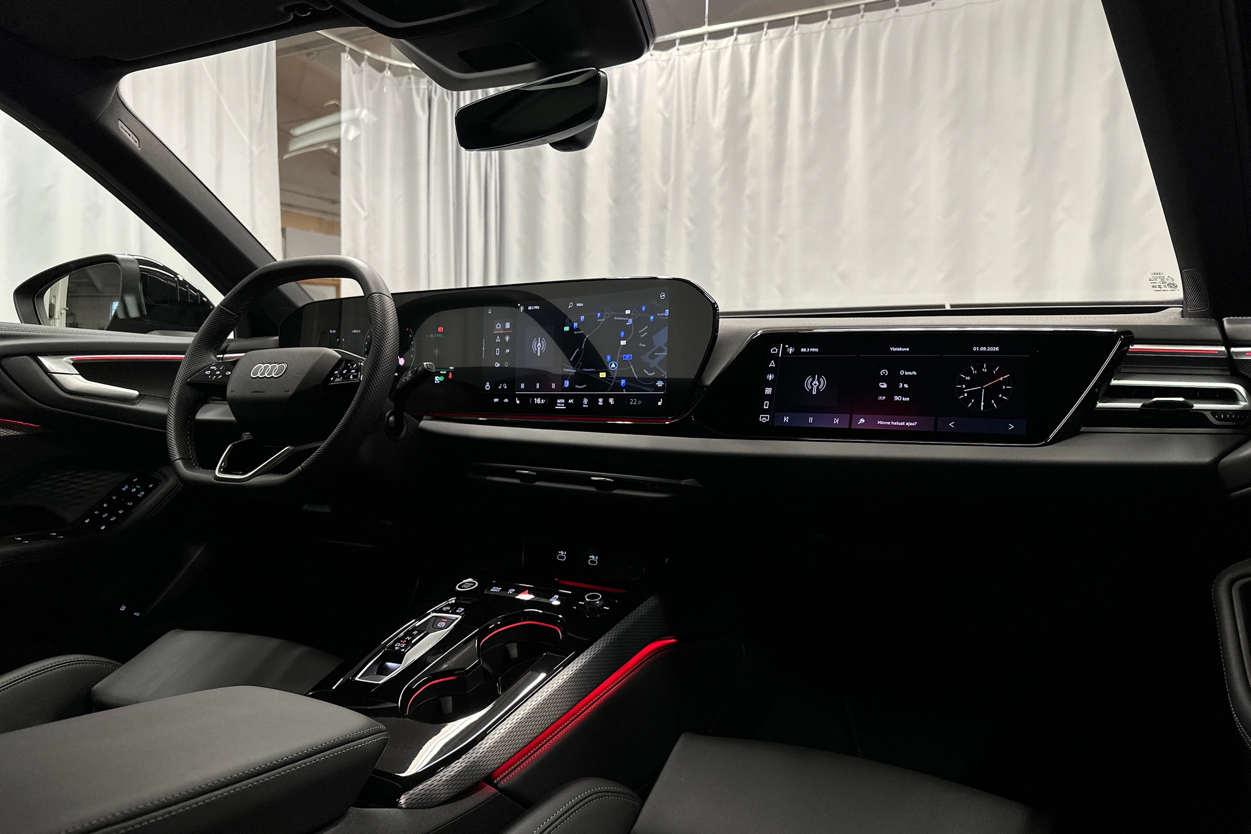punainen Audi A5 Avant 2025 kuva 18.