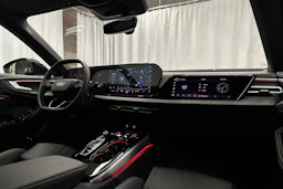 punainen Audi A5 Avant 2025 kuva 18.