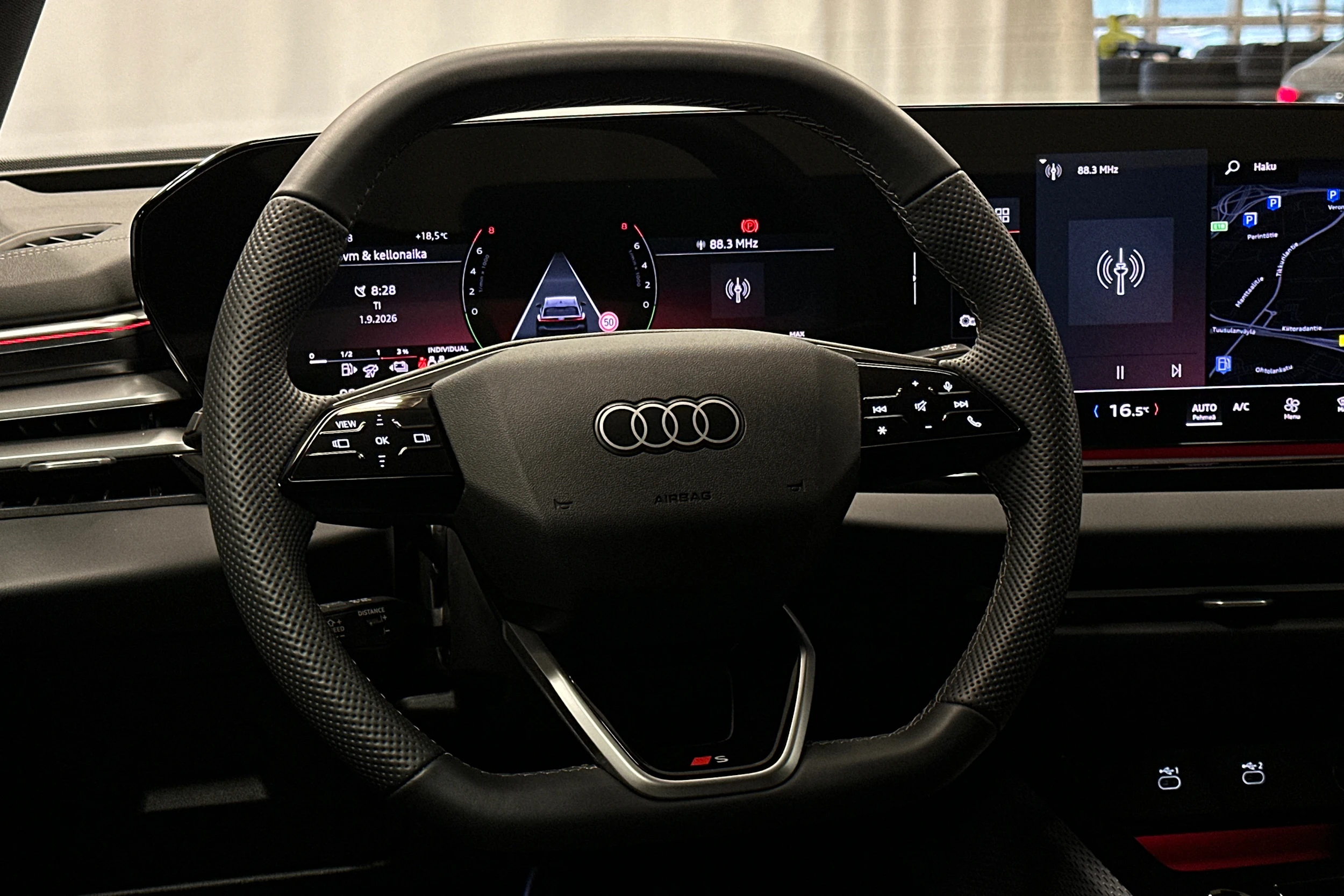 punainen Audi A5 Avant 2025 kuva 19.