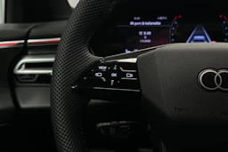 punainen Audi A5 Avant 2025 kuva 20.