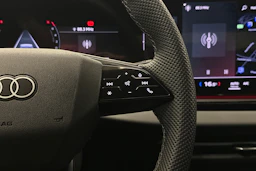punainen Audi A5 Avant 2025 kuva 21.