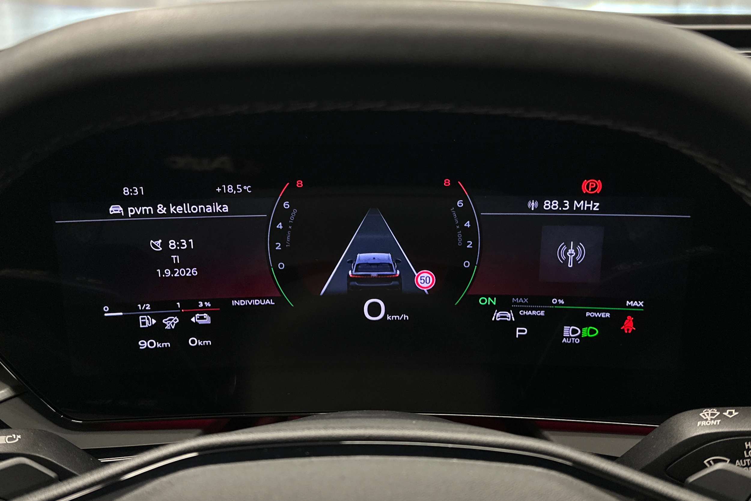 punainen Audi A5 Avant 2025 kuva 23.