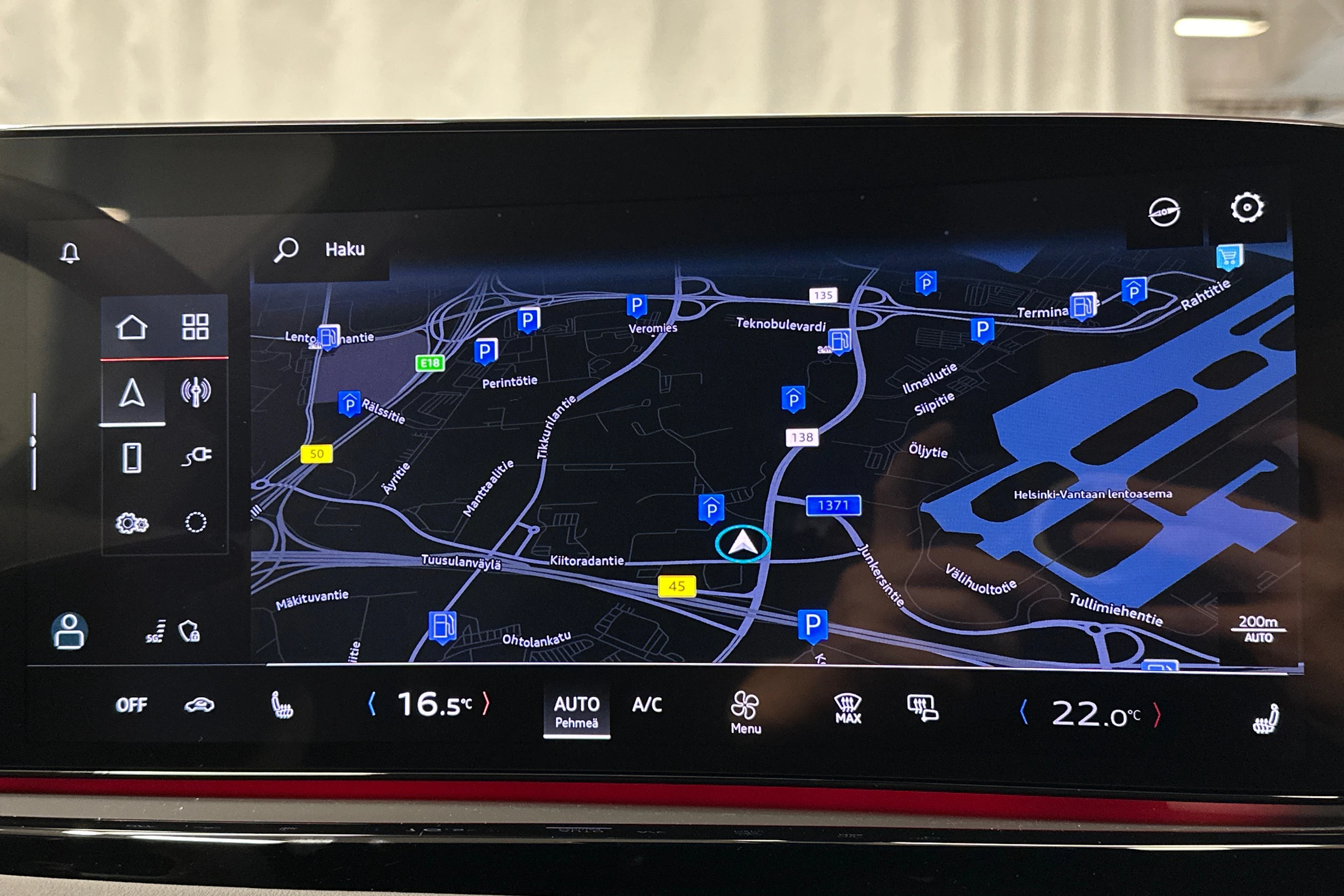 punainen Audi A5 Avant 2025 kuva 24.