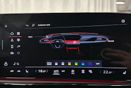 punainen Audi A5 Avant 2025 kuva 25.
