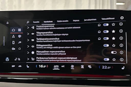 punainen Audi A5 Avant 2025 kuva 27.