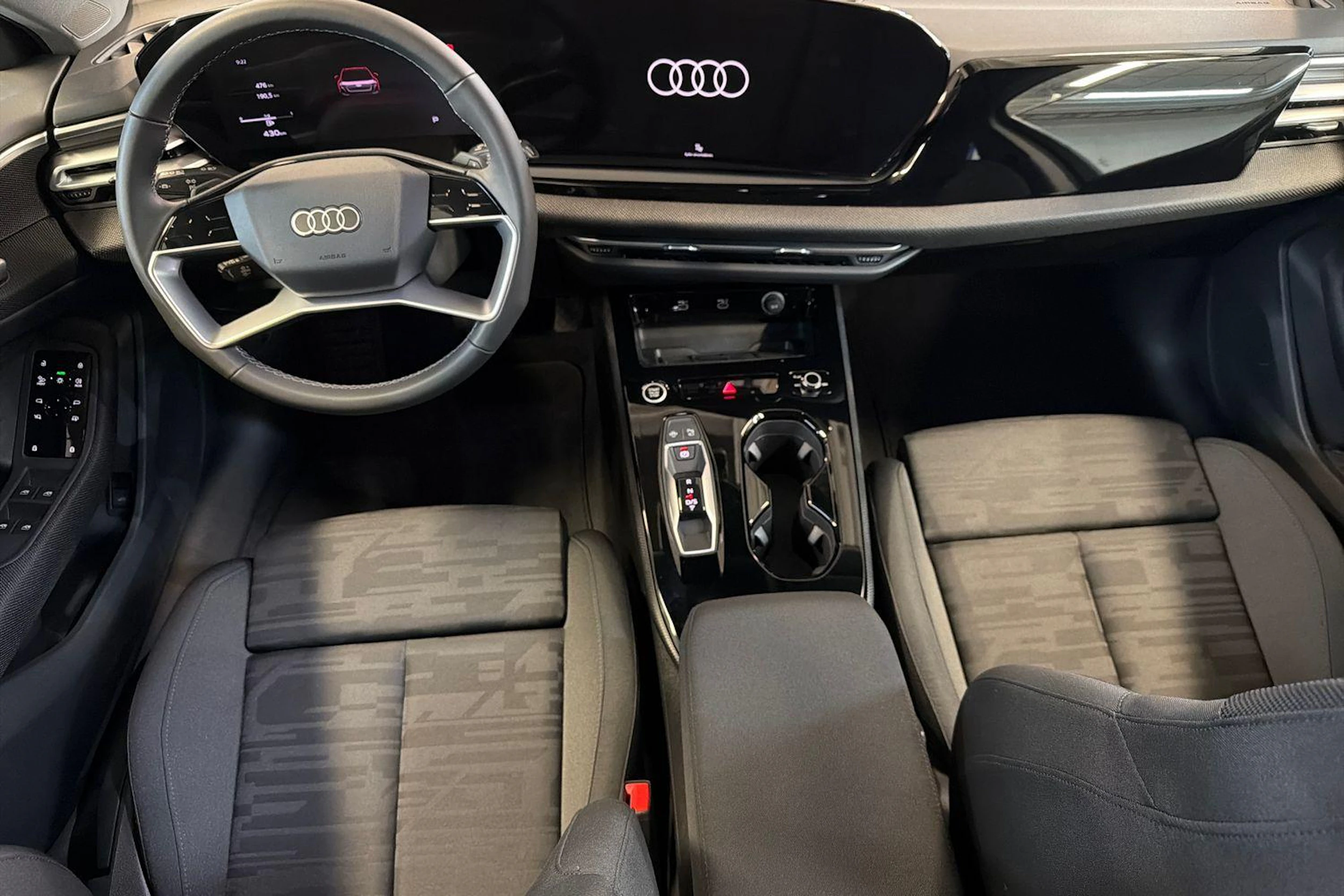 sininen Audi A5 Avant 2025 kuva 7.