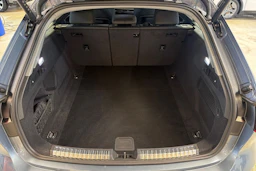 sininen Audi A5 Avant 2025 kuva 11.