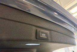 sininen Audi A5 Avant 2025 kuva 12.