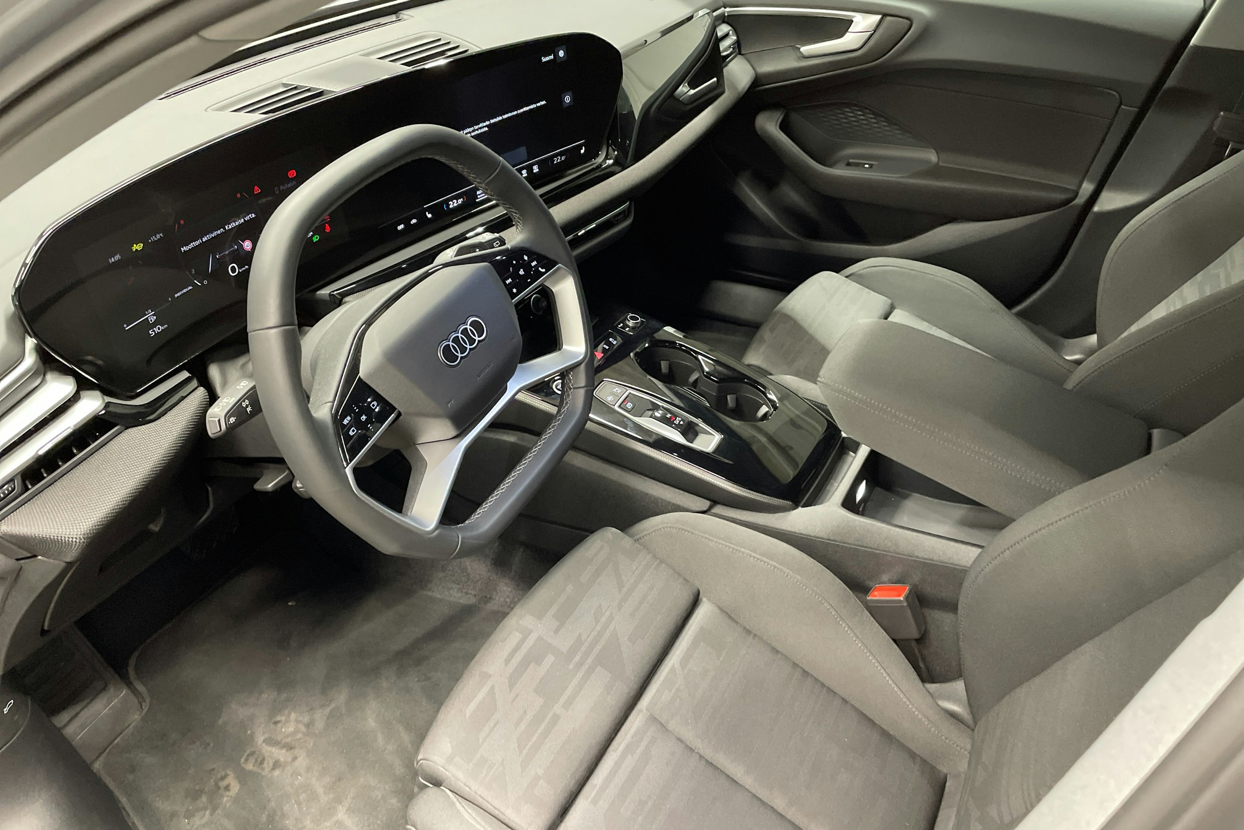 harmaa Audi A5 Avant 2025 kuva 6.