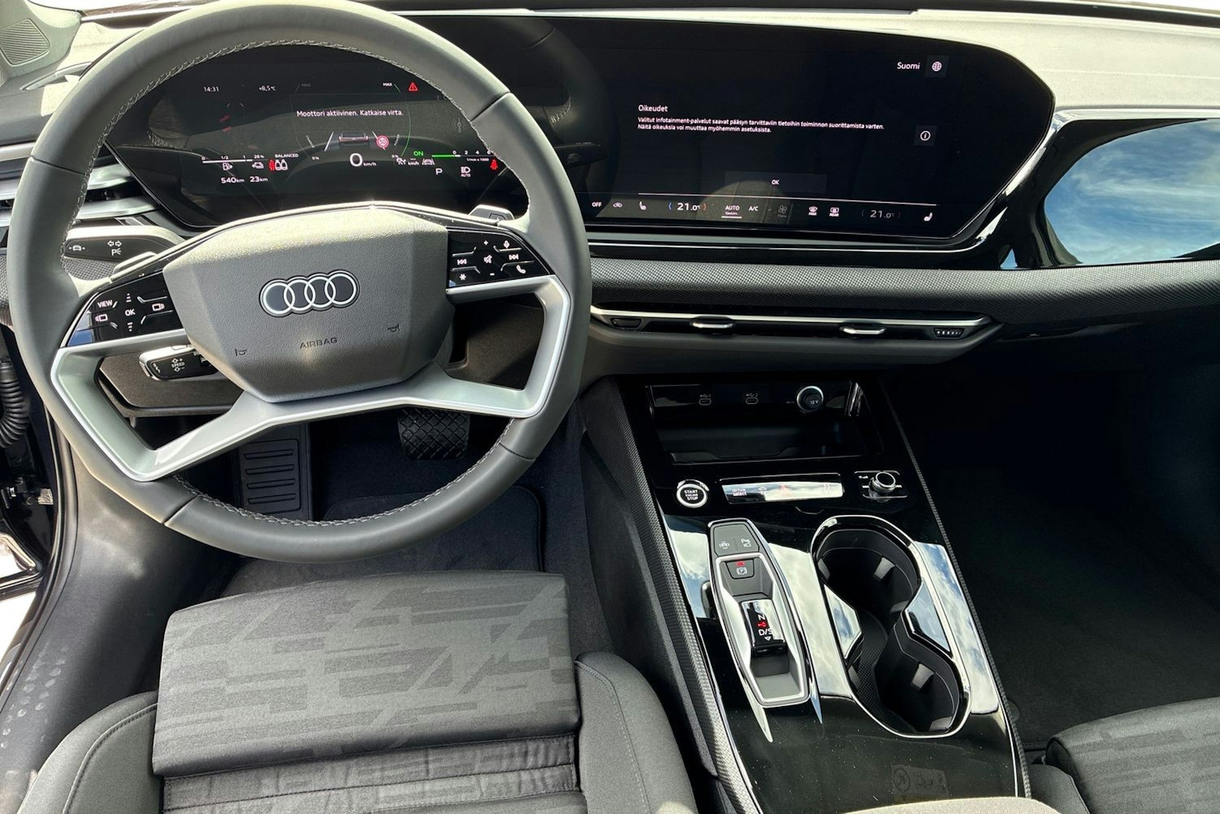sininen Audi A5 Avant 2025 kuva 22.